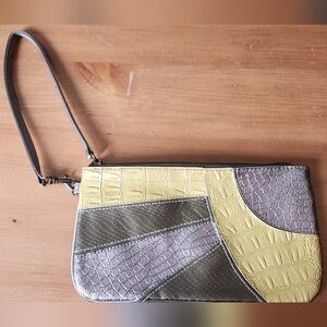 mark. Gray and Yellow Textured Clutch